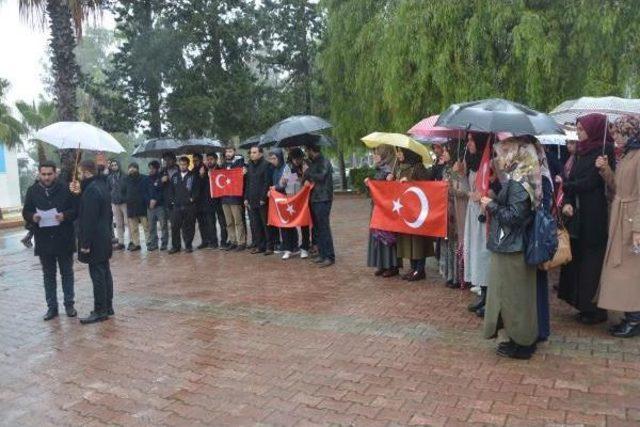 Üniversiteliler, Şehitler Için Gıyabi Cenaze Namazı Kıldı