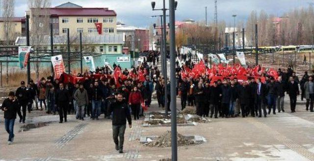 Van Yüzüncü Yıl Üniversitesi'nde Teröre Tepki Yürüyüşü