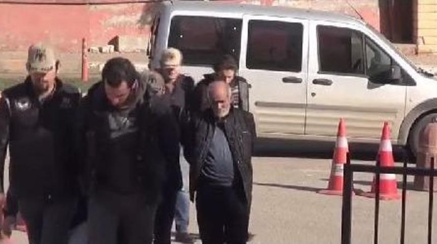 Fırat Kalkan'ına Misilleme Eylemi I&ccedil;in Gelen Deaş'lı 3 Ter&ouml;rist Yakalandı