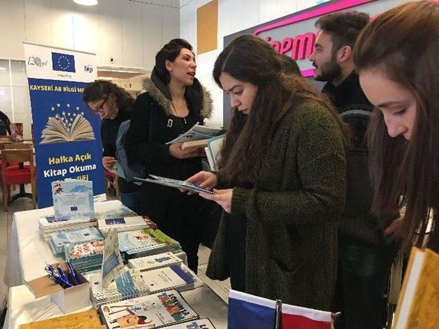 Ab Bilgi Merkezinde Halka Açık Kitap Okuma Etkinliği Gerçekleştirdi