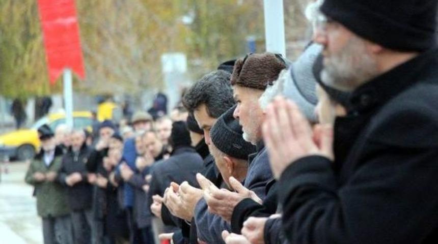 Bolu''da Ter&ouml;r Şehitleri I&ccedil;in Gıyabi Cenaze Namazı