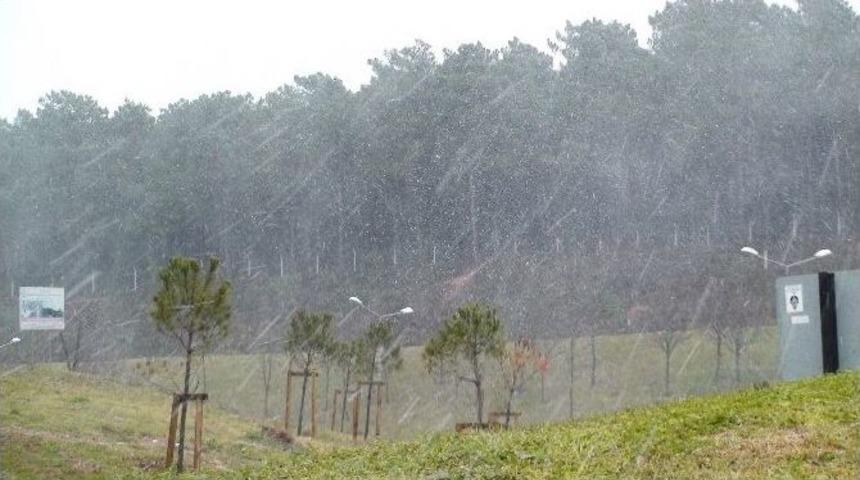 İstanbul&rsquo;da Kar Yağışı Başladı