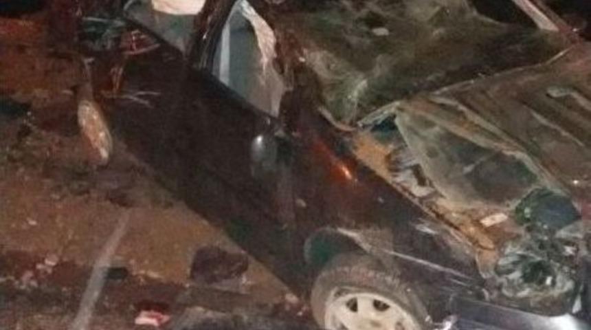 Kontrolden &Ccedil;ıkan Otomobil Takla Attı: 3 Yaralı