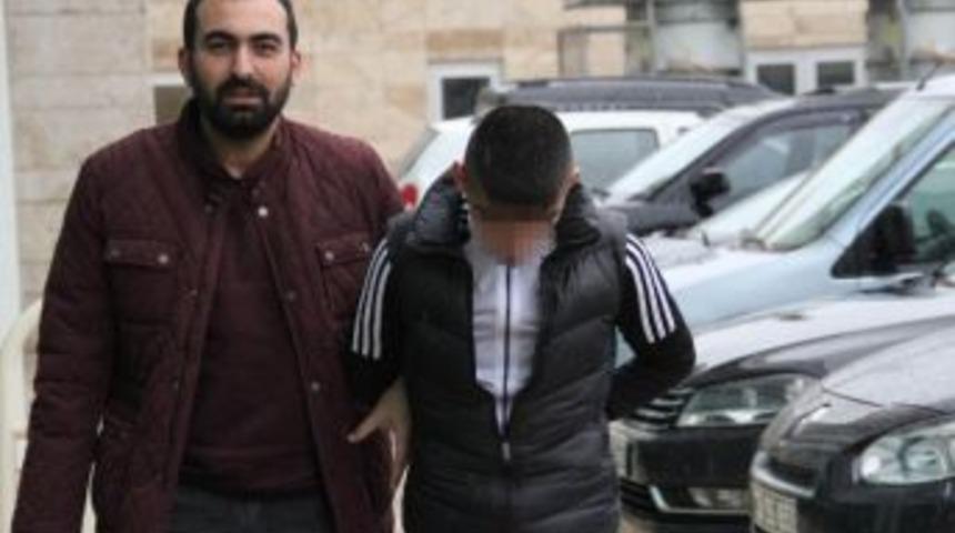 Kendisine Sigara Vermeyeni 6 Yerinden Bı&ccedil;aklayan &Ccedil;ocuk Tutuklandı