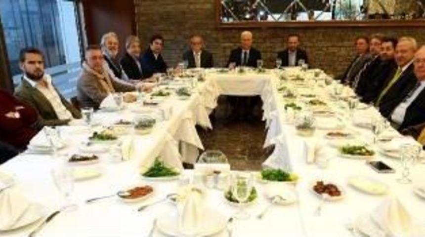 İzvak Medya Ile Buluştu