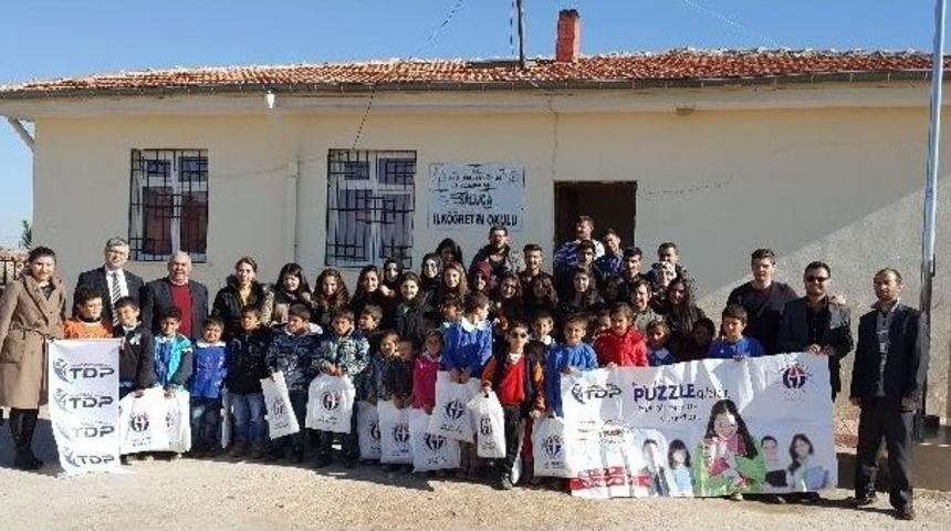 &Uuml;niversite &Ouml;ğrencilerinden Uzaklardaki Kardeşlerine Ziyaret