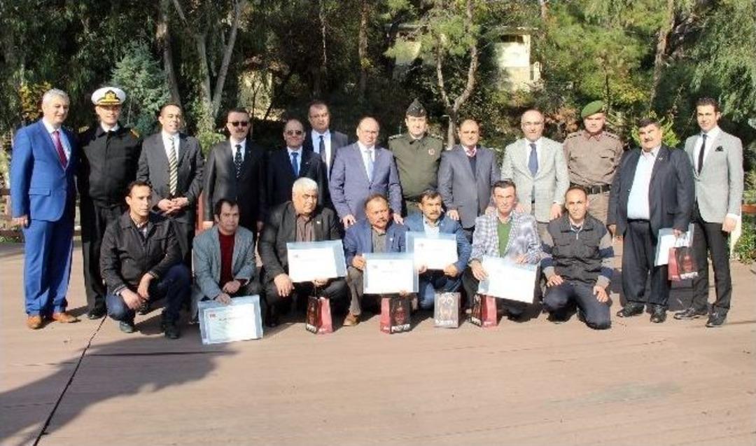 Suikast Timini Yakalatan Muhtar Ve Avcılara Teşekk&uuml;r Belgesi