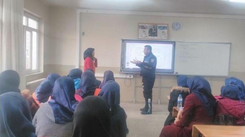 G&ouml;lbaşı İl&ccedil;esinde &Ouml;ğrencilere Polislik Mesleği Anlatıldı