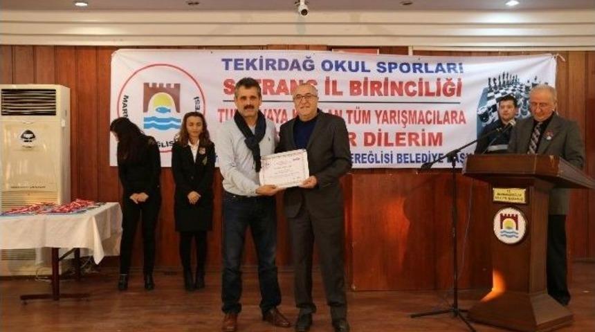 Uyan&rsquo;a Satran&ccedil; Federasyonundan Teşekk&uuml;r Belgesi