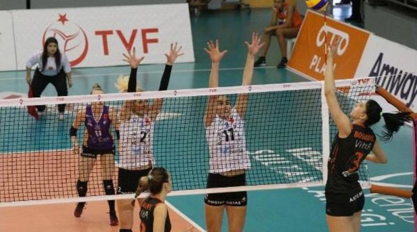 Eczacıbaşı Vitra Yarı Finalde