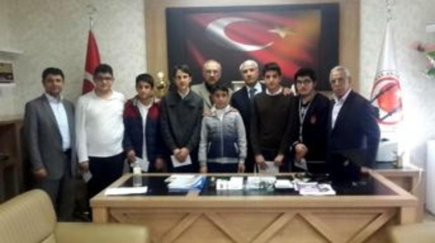 Adıyamanlılar Vakfı Burs Verdiği &Ouml;ğrencilerle Bir Araya Geldi