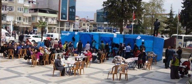 Öğrenci Velilerinden Okul Tadilatı İçin Kermes