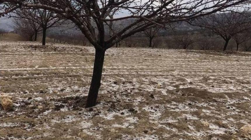 Malatya&rsquo;nın Ak&ccedil;adağ İl&ccedil;esinde Dolu Etkili Oldu