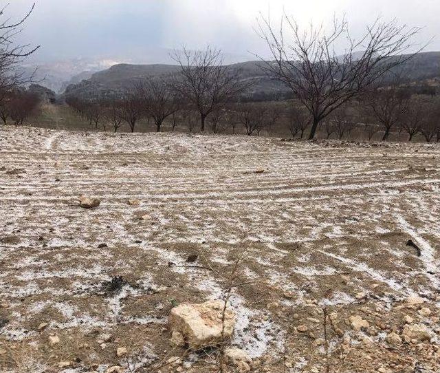 Malatya’nın Akçadağ İlçesinde Dolu Etkili Oldu