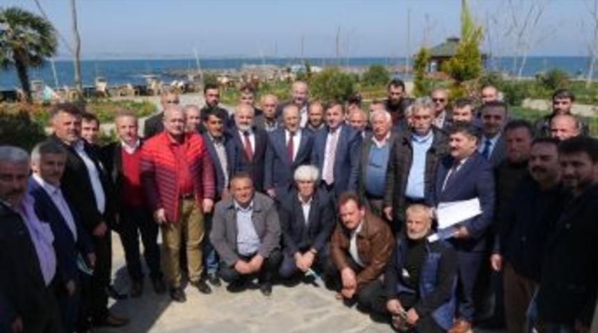 Başkan Gümrükçüoğlu Çarşıbaşı’daki Çalışmaları Muhtarlarla Değerlendirdi