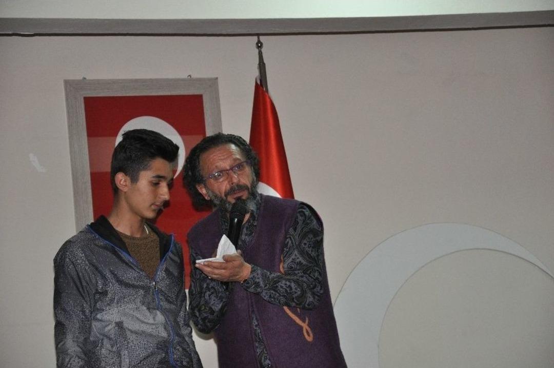 Yazar Sinan Yağmur &Ouml;ğrencilerle Buluştu