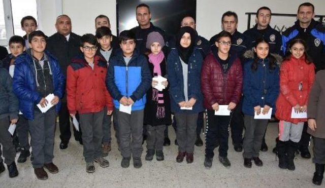 Sivas ta Stk Ve &Ouml;ğrencilerden Polise Moral Ziyareti 2