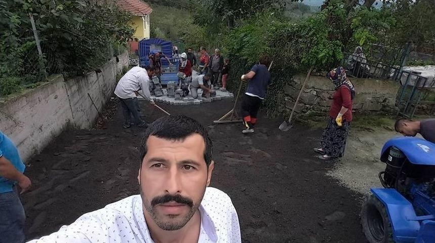 Muhtara Bı&ccedil;aklı Saldırı