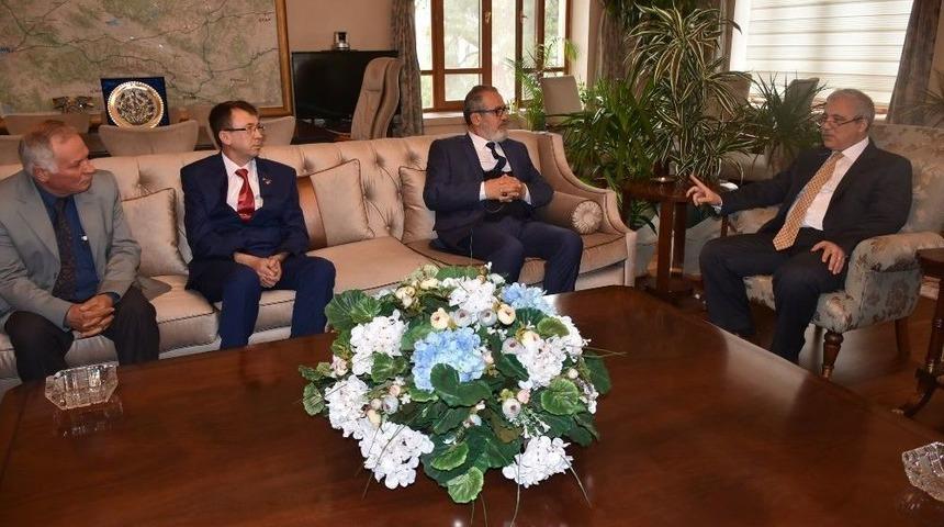 Vali G&uuml;ven&ccedil;er, Erbakan Vakfı Ve Tarım İş&ccedil;ileri Taşıyıcılar Derneğini Ağırladı