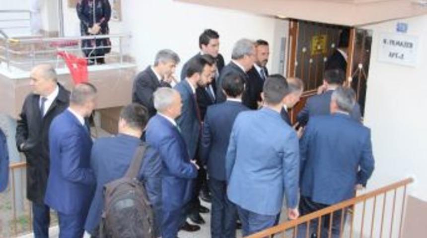 Bakan Bozdağ, Şehit Ailelerini Ziyaret Etti