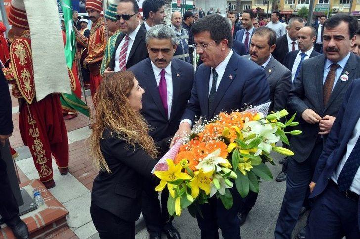 Bakan Zeybekci Nazillililerden ‘evet’ Oyu İstedi G5