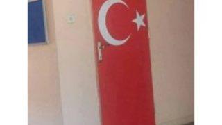 Lavabolara Konulan Bayraklı Kapılar Kaldırıldı