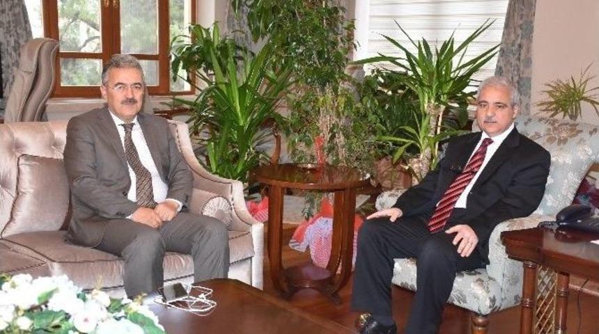 İzmir Valisi Ayyıldız’dan Vali Güvençer’e Ziyaret