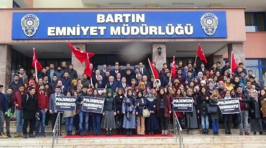 Bartın Üniversitesi Öğrencilerinden Polislere Taziye Ziyareti