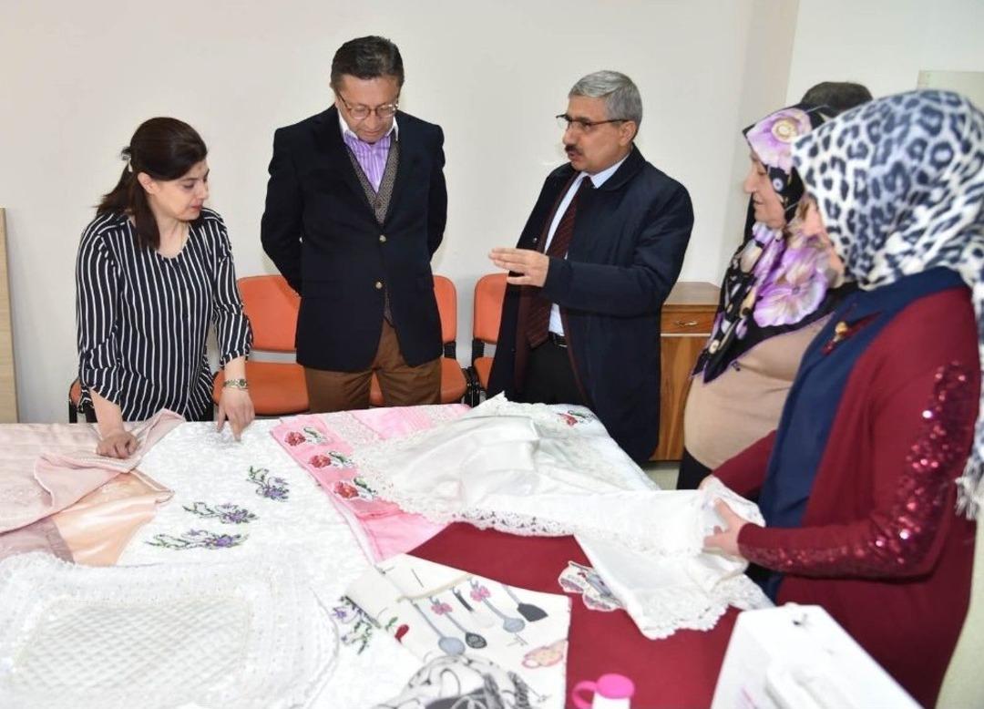 Başkan Tiryaki, G&uuml;neşevler Mahallesi Sakinleriyle Buluştu