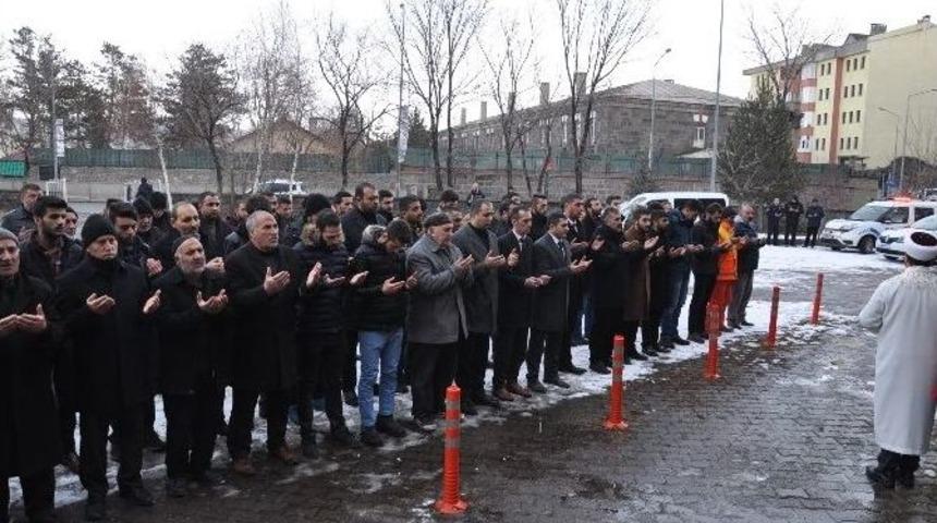 Kars &Uuml;lk&uuml; Ocakları İstanbul Şehitleri İ&ccedil;in Gıyabi Cenaze Namazı