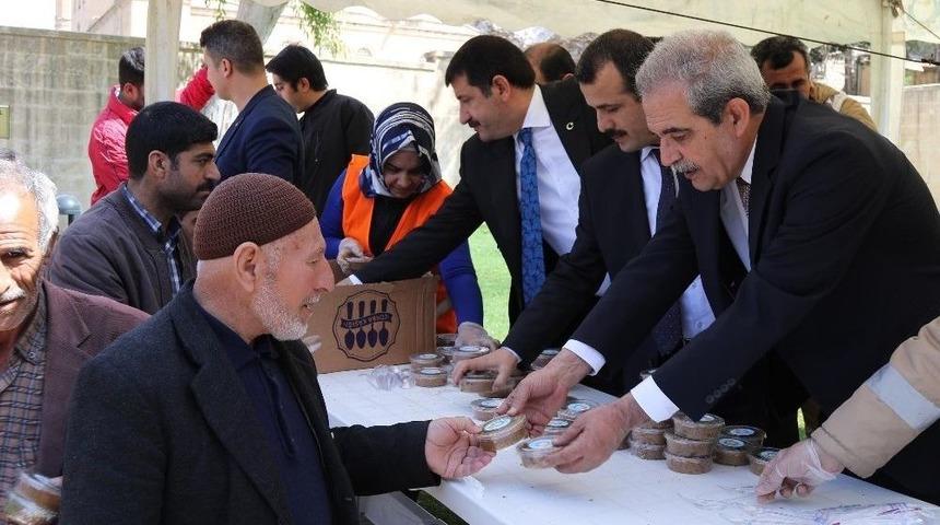 Haliliye Belediyesi Şehitler Anısına Helva Dağıttı