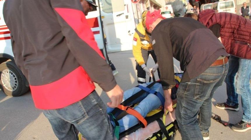 Motosikletin Hakimiyetini Kaybedip D&uuml;ş&uuml;nce Yaralandı