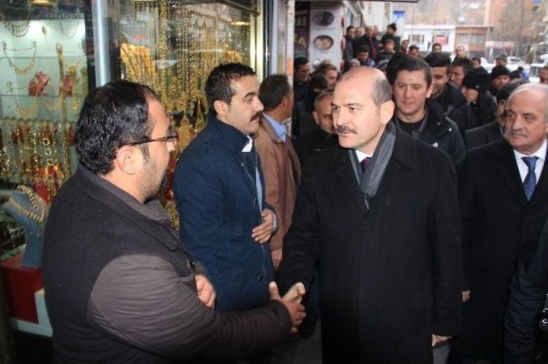 Bakan Soylu Hakkari&rsquo;de Sıkıntıları Dinledi