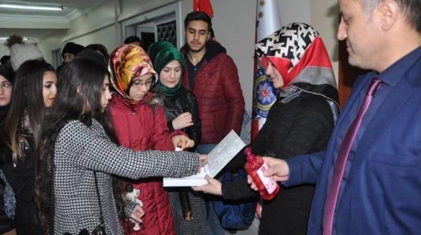 Bartın'da &Uuml;niversitelilerden Emniyete Taziye Ziyareti