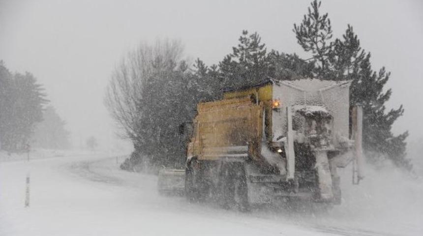 Kastamonu&rsquo;da Kar Yağışı Etkili Olmaya Devam Ediyor