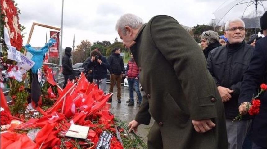 Şişli Belediye Başkanı Hayri İn&ouml;n&uuml;, Ter&ouml;r Saldırısının Yaşandığı Noktaya Karanfil Bıraktı