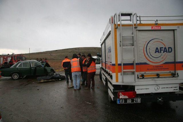 Afyonkarahisar’da Trafik Kazası: 1 Ölü, 6 Yaralı