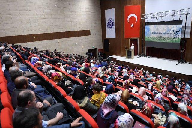 Diyanet İşleri Başkanı Görmez: “islam Başka Dünyalarda Bir Korku Unsuru Haline Getiriliyor”