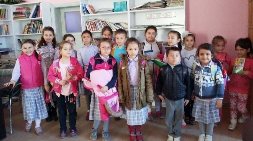 Atat&uuml;rk İlkokulunda &lsquo;k&uuml;t&uuml;phaneler Haftası&rsquo; Kutlama Etkinlikleri