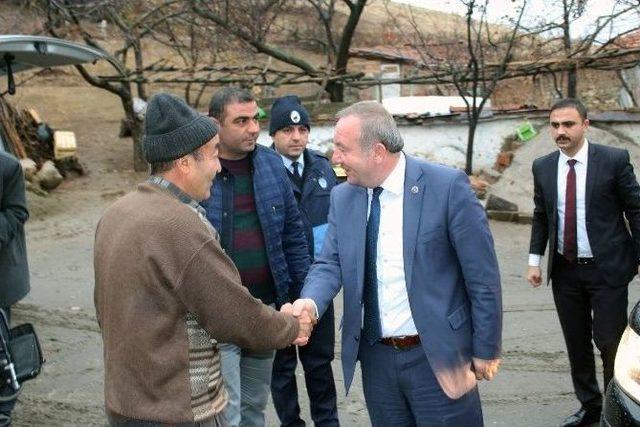 Başkan Şahiner Sepet&ccedil;i Ailesini Sevindirdi 1