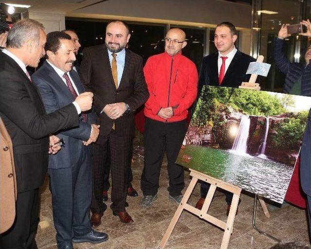 &ldquo;milyonlar Ordu&rsquo;yu Paylaşıyor&rdquo; Fotoğraf Sergisi 1