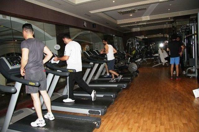 Elit World Van Otel’de Spor Ve Havuz Keyfi