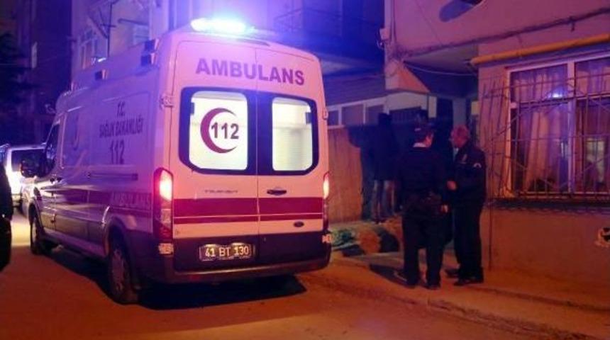 Kendini Doğalgaz Borusuna Asarak Intihar Etti