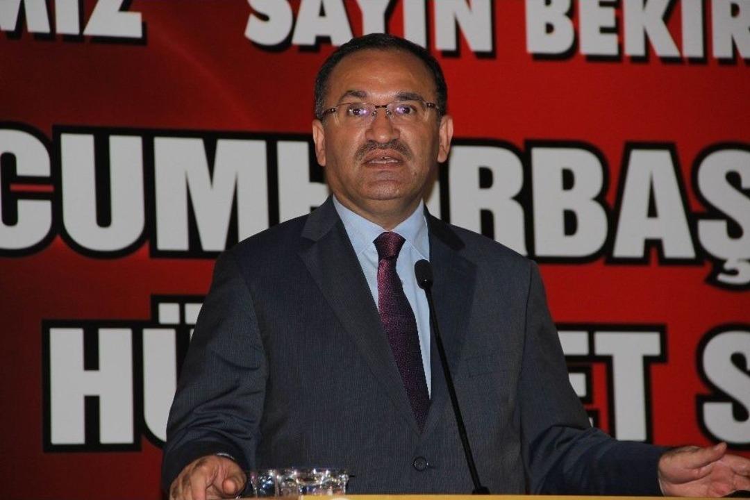 Bakan Bozdağ: &ldquo;d&uuml;nyada T&uuml;rkiye 10 Ter&ouml;r &Ouml;rg&uuml;t&uuml; İle Aynı Anda M&uuml;cadele Eden Tek &Uuml;lkedir&rdquo;