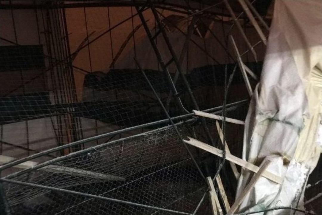 Şiran&rsquo;da Halı Saha &Ccedil;&ouml;kt&uuml;: 4 Yaralı