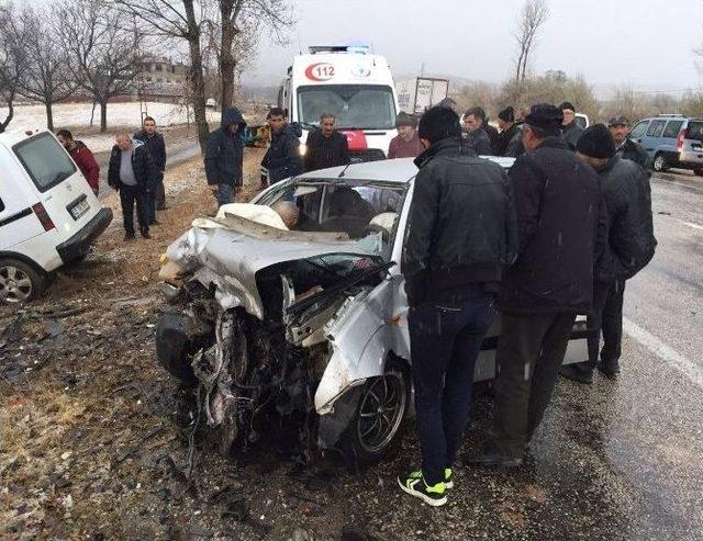 Tokat’ta Trafik Kazası: 2 Ölü, 3 Yaralı