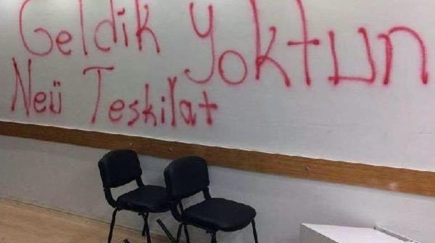 Konya'da Hdp Binasına Saldırı