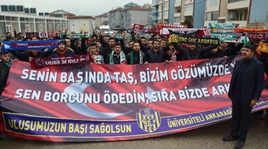Taraftarlar Terör Saldırısını Protesto Etti