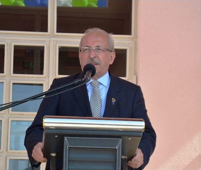 Ergene Cumhuriyet İlkokulu T&ouml;renle Valiliğe Teslim Edildi 1
