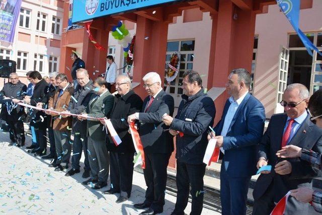 Ergene Cumhuriyet İlkokulu T&ouml;renle Valiliğe Teslim Edildi 2